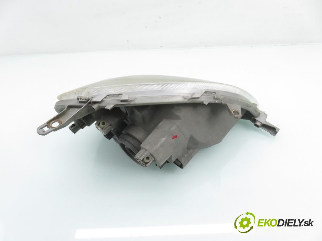 TOYOTA YARIS (_P1_) HB 2002 64,00 1.3 VVTi 87 - 2SZ-FE 1298,00 Svetlo LP