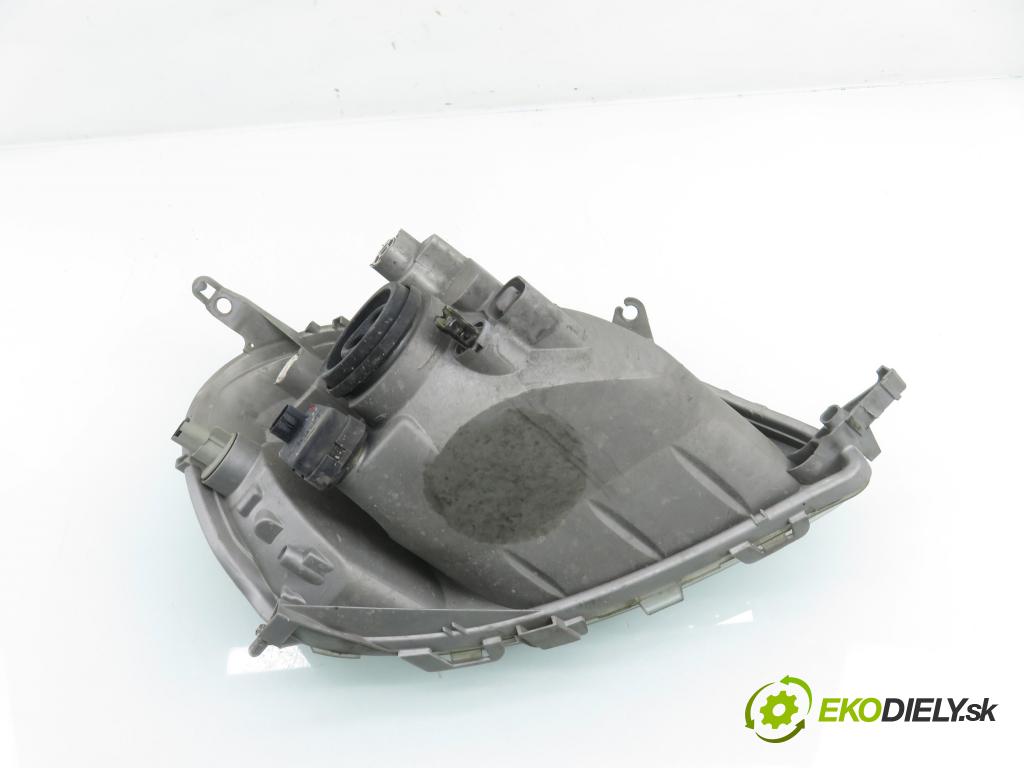 TOYOTA YARIS (_P1_) HB 2002 64,00 1.3 VVTi 87 - 2SZ-FE 1298,00 Svetlo LP