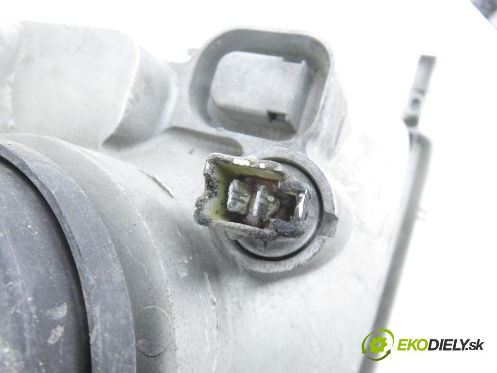 TOYOTA YARIS (_P1_) HB 2002 64,00 1.3 VVTi 87 - 2SZ-FE 1298,00 Svetlo LP