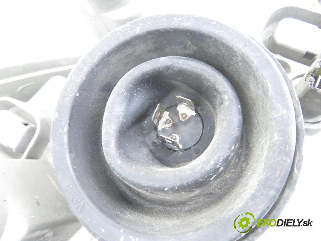 TOYOTA YARIS (_P1_) HB 2002 64,00 1.3 VVTi 87 - 2SZ-FE 1298,00 Svetlo LP