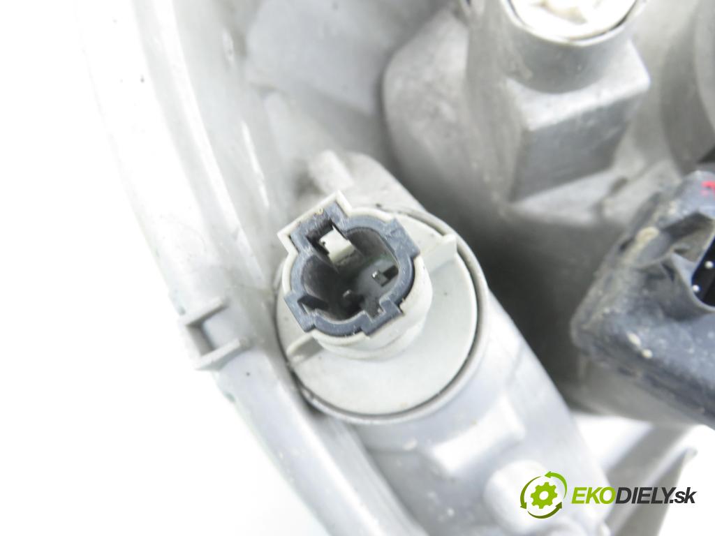 TOYOTA YARIS (_P1_) HB 2002 64,00 1.3 VVTi 87 - 2SZ-FE 1298,00 Svetlo LP