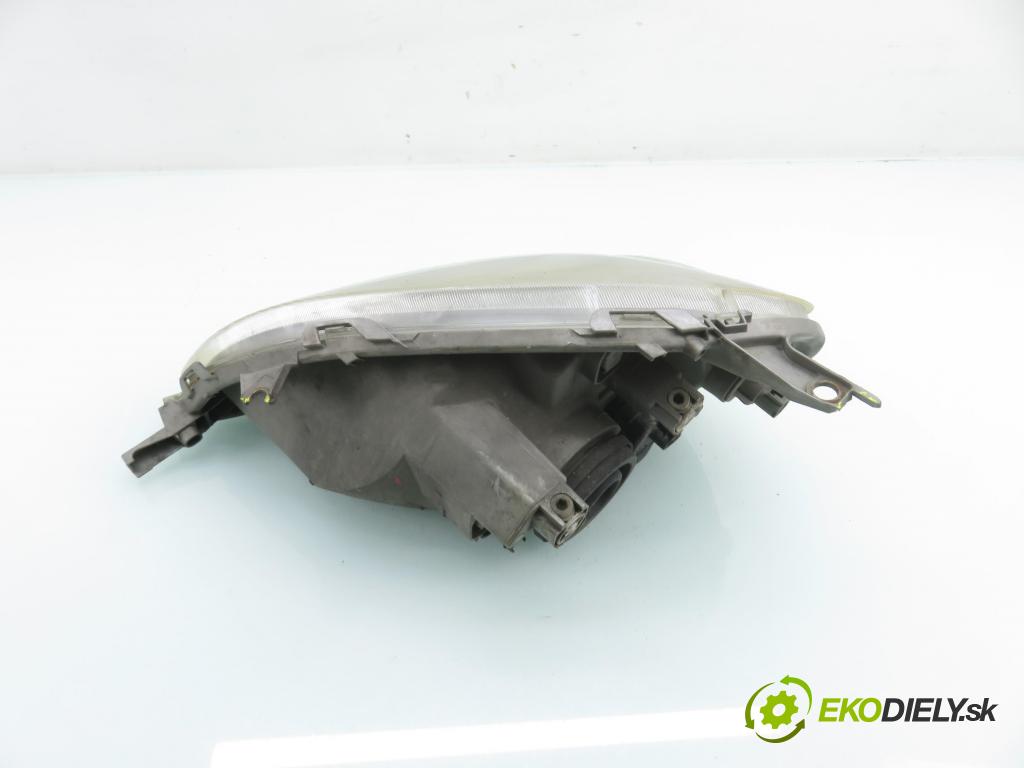 TOYOTA YARIS (_P1_) HB 2002 64,00 1.3 VVTi 87 - 2SZ-FE 1298,00 Svetlo PP