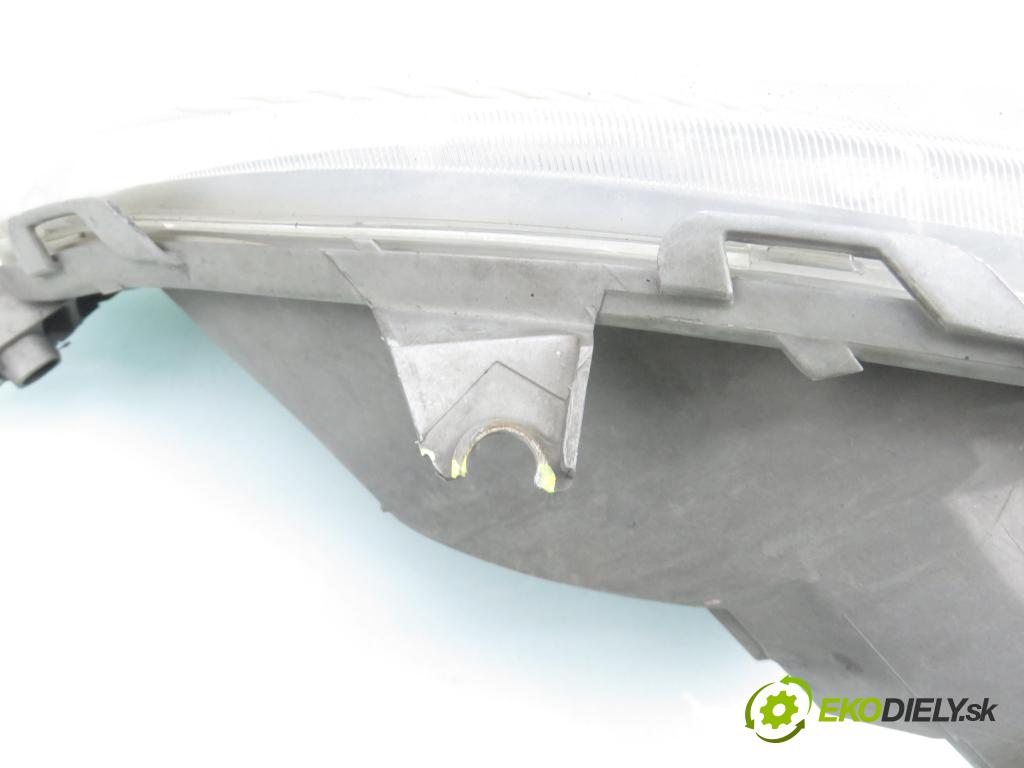 TOYOTA YARIS (_P1_) HB 2002 64,00 1.3 VVTi 87 - 2SZ-FE 1298,00 Svetlo PP