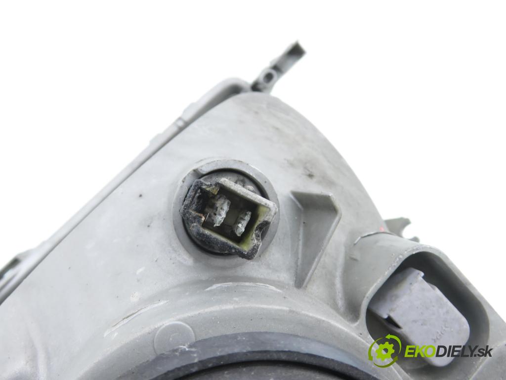 TOYOTA YARIS (_P1_) HB 2002 64,00 1.3 VVTi 87 - 2SZ-FE 1298,00 Svetlo PP