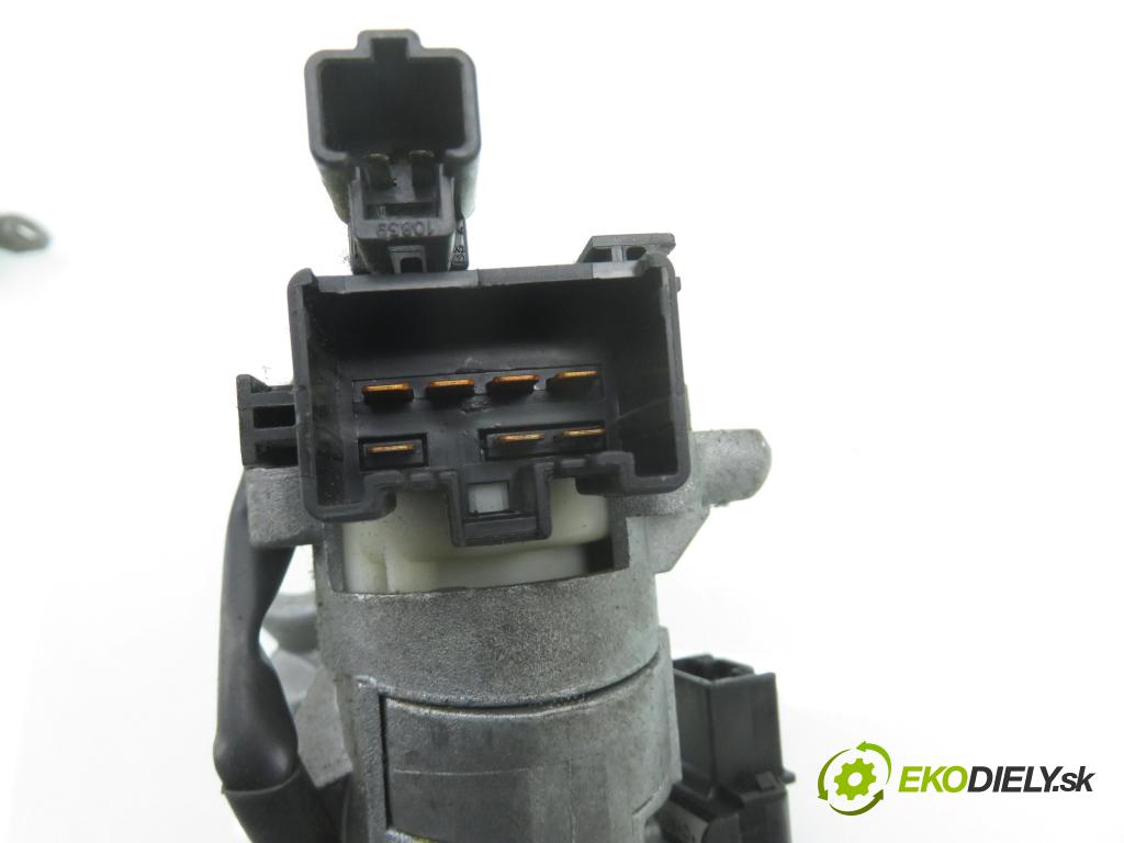 TOYOTA YARIS (_P1_) HB 2003 50,00 1.0 VVT- i 68 - 1SZ-FE 998,00 spínačka / VLOŽKY 450200D01