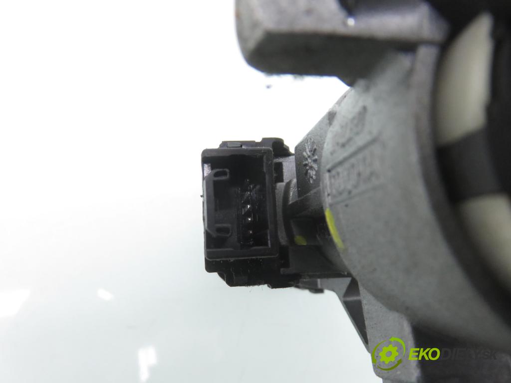 TOYOTA YARIS (_P1_) HB 2003 50,00 1.0 VVT- i 68 - 1SZ-FE 998,00 spínačka / VLOŽKY 450200D01