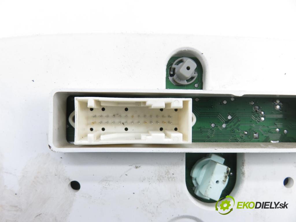 FORD FOCUS Turnier (DNW) KOMBI 2001 74,00 1.6 16V - FYDC 1596,00 Prístrojovka elektrický 98AB10849CJ