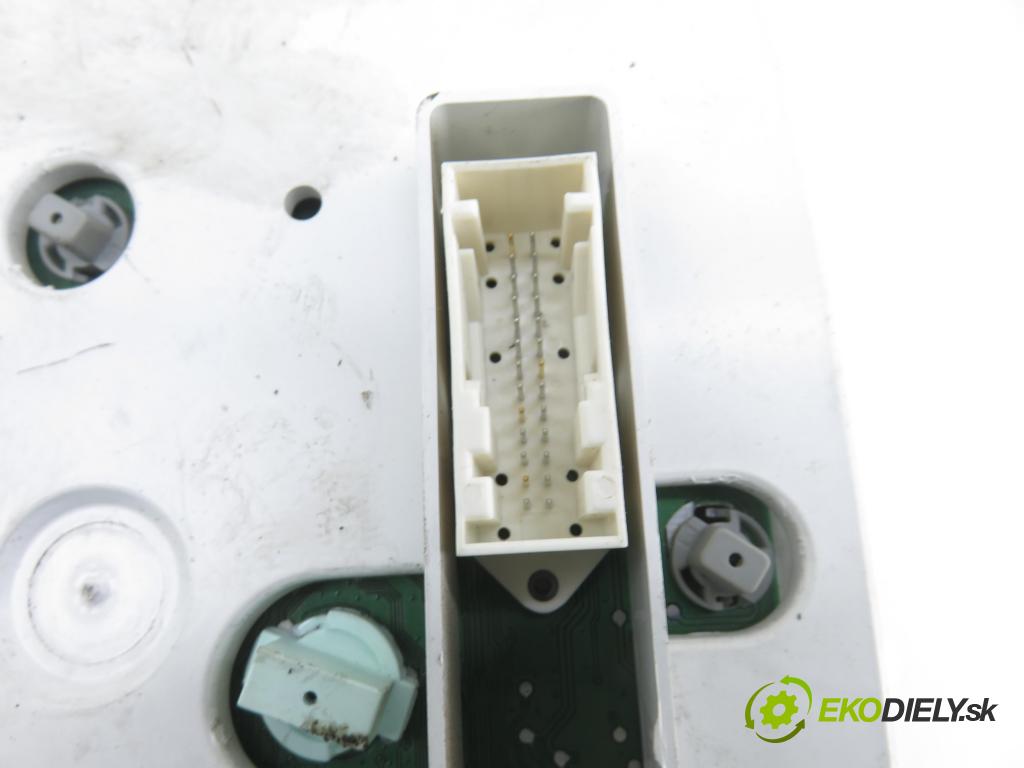 FORD FOCUS Turnier (DNW) KOMBI 2001 74,00 1.6 16V - FYDC 1596,00 Prístrojovka elektrický 98AB10849CJ