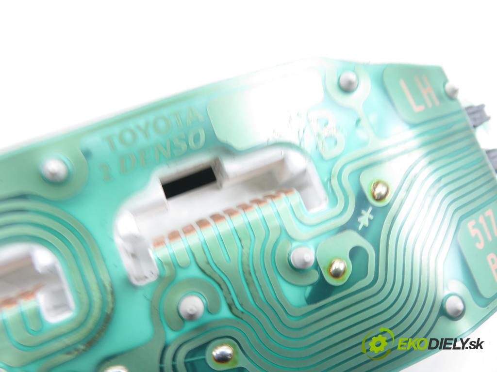 TOYOTA YARIS (_P1_) HB 2003 50,00 1.0 VVT- i 68 - 1SZ-FE 998,00 Prístrojovka elektrický 838000D360