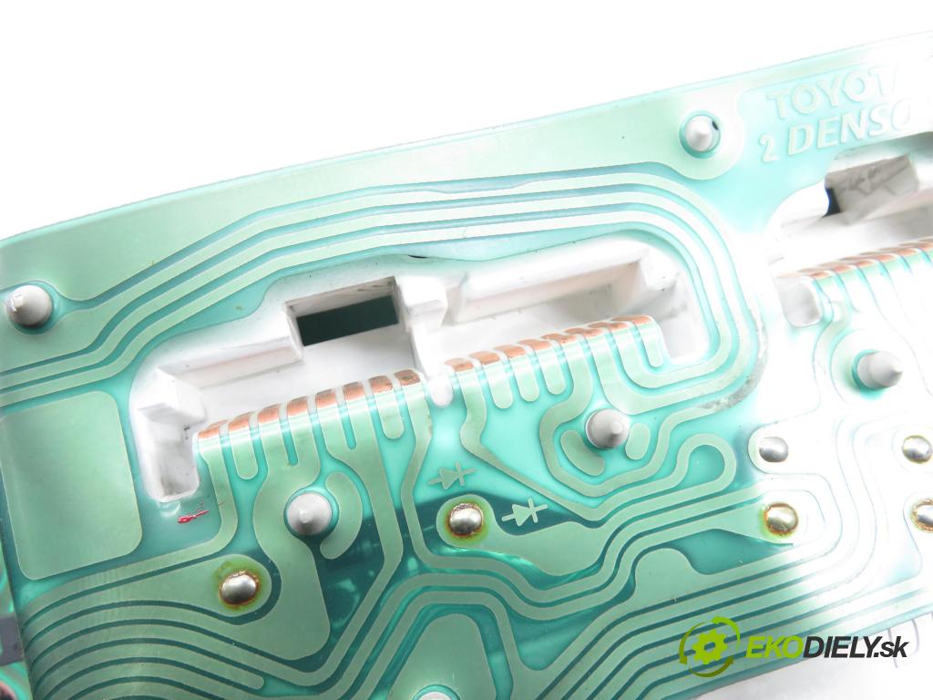 TOYOTA YARIS (_P1_) HB 2003 50,00 1.0 VVT- i 68 - 1SZ-FE 998,00 Prístrojovka elektrický 838000D360