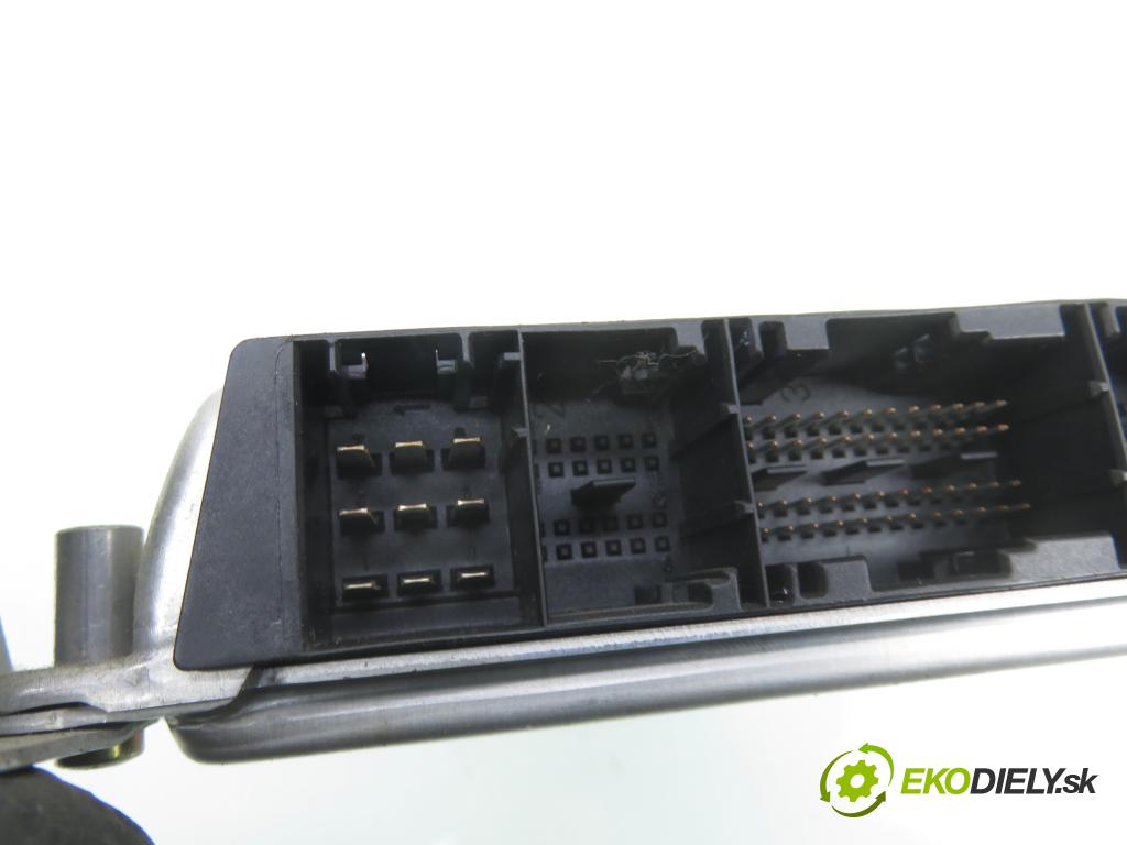 TOYOTA YARIS (_P1_) HB 2003 50,00 1.0 VVT- i 68 - 1SZ-FE 998,00 Riadiaca jednotka Motor 896610D210 ; 0261208036