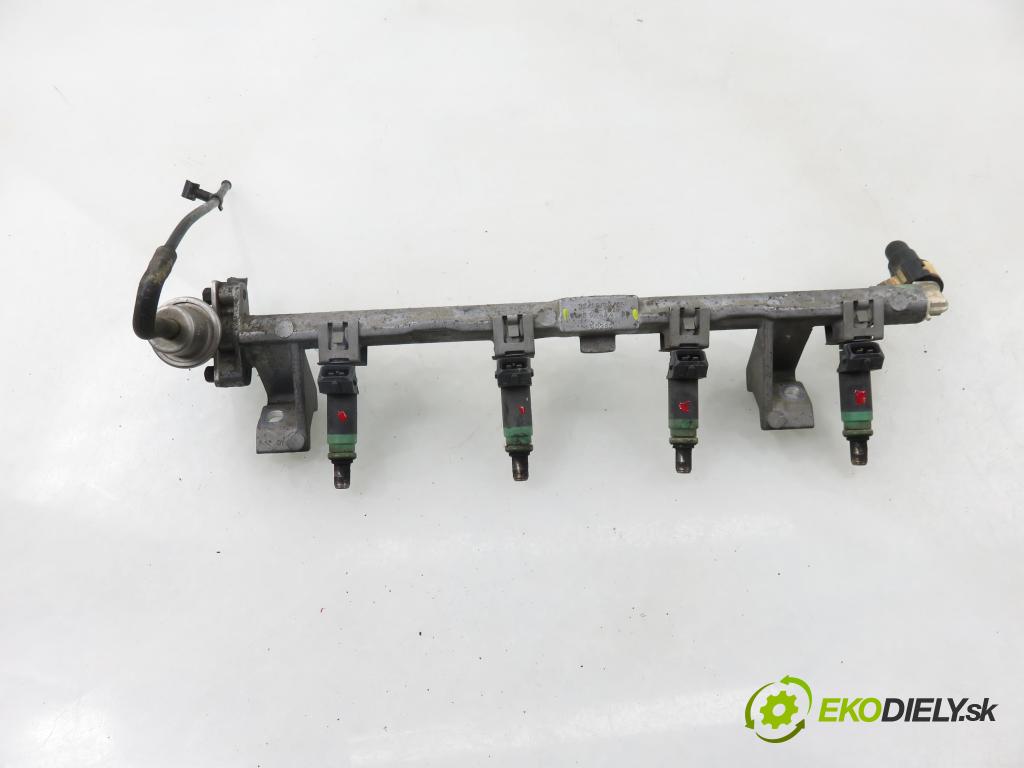 FORD FOCUS Turnier (DNW) KOMBI 2001 74,00 1.6 16V - FYDC 1596,00 Lišta vstrekovacia 98MF9F593BA ; 98MFBA ; 98MF9H487BB (Vstrekovacia lišta)