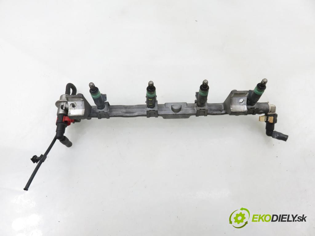 FORD FOCUS Turnier (DNW) KOMBI 2001 74,00 1.6 16V - FYDC 1596,00 Lišta vstrekovacia 98MF9F593BA ; 98MFBA ; 98MF9H487BB (Vstrekovacia lišta)