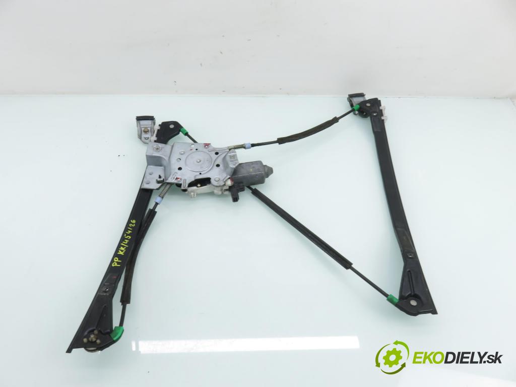 VW POLO (6N1) HB 1997 44,00 1.4 60 1390,00 Mechanizmus okien 6N4959801