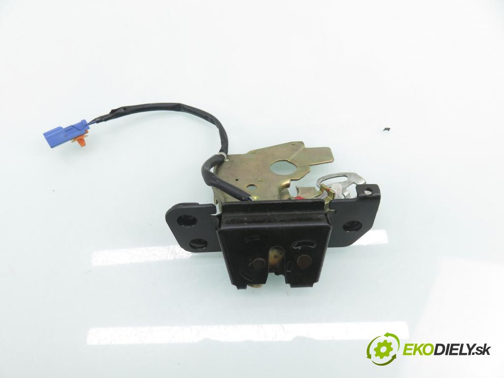 HONDA JAZZ II (GD_, GE3, GE2) HB 2002 61,00 1.3 (GD1) - L13A1 1339,00 zámok dverí kufor EL. 