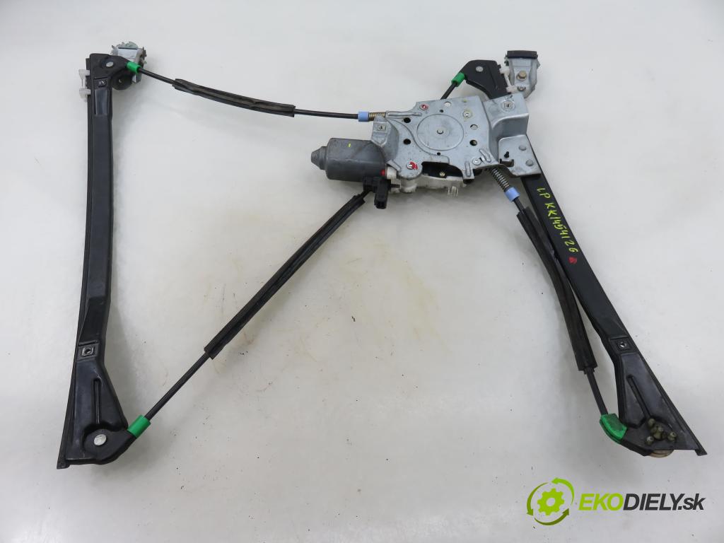 VW POLO (6N1) HB 1997 44,00 1.4 60 1390,00 Mechanizmus okien 6N4959802