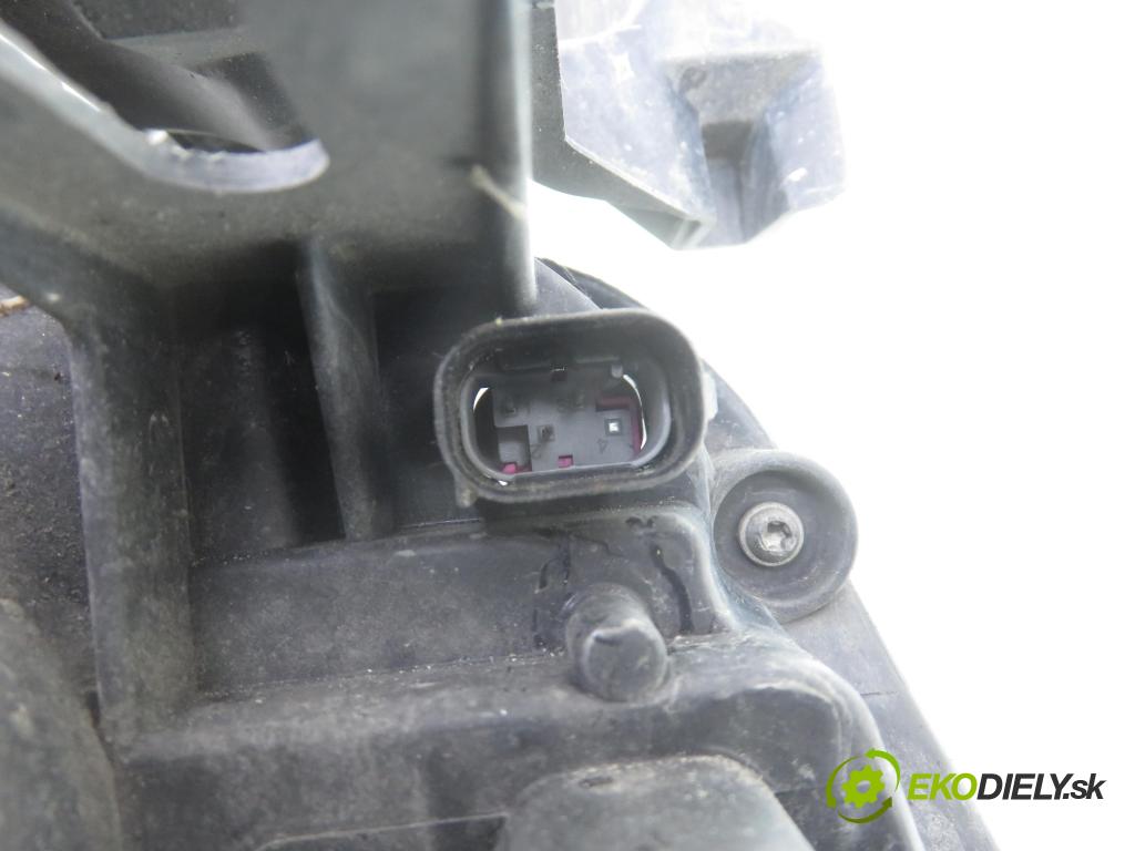 BMW 5 (E60) SEDAN 2005 0,00 530 d - M57 D30 (306D2) 2993,00 Svetlo LP 15872300