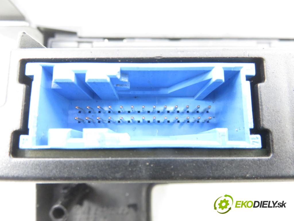 BMW 5 (E60) SEDAN 2005 0,00 530 d - M57 D30 (306D2) 2993,00 Panel kúrenia KLIMATRONIK 6950634