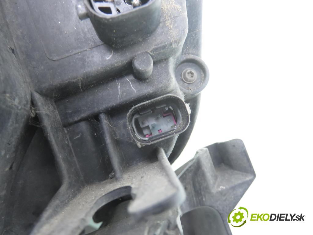 BMW 5 (E60) SEDAN 2005 0,00 530 d - M57 D30 (306D2) 2993,00 Svetlo PP 15872400