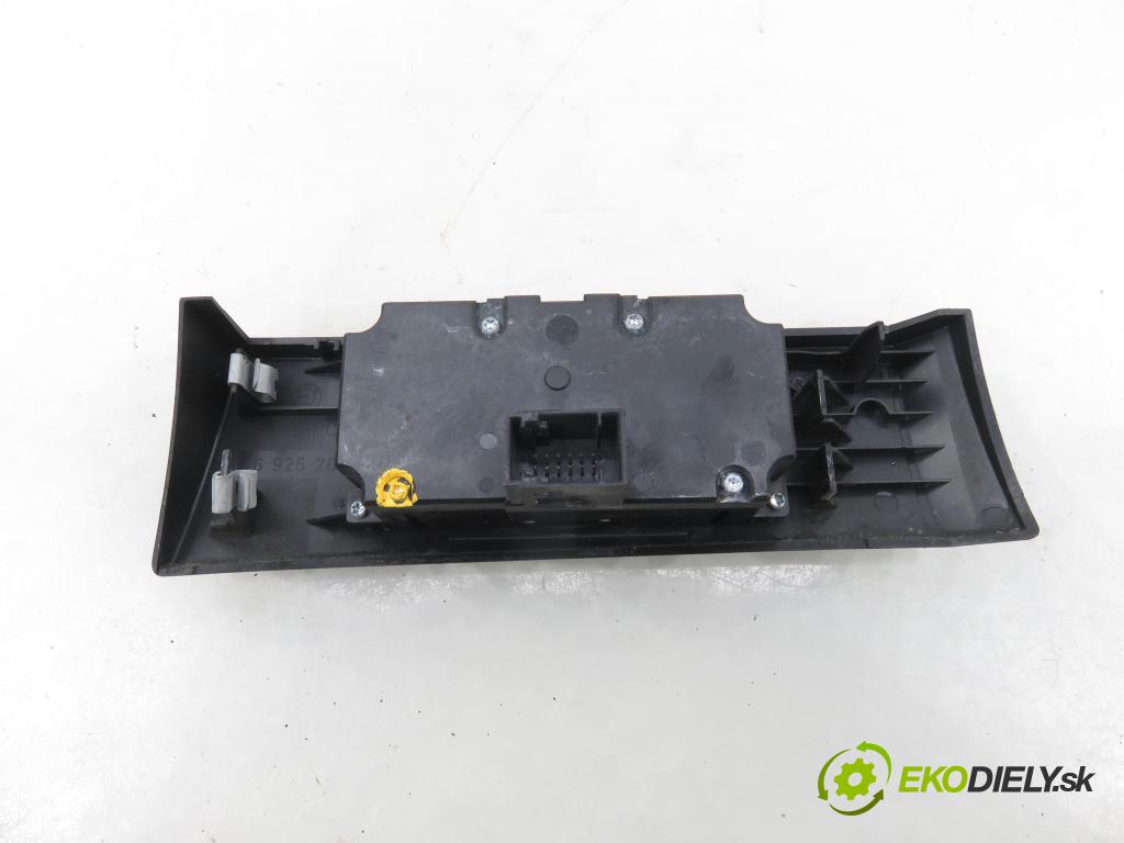 BMW 5 (E60) SEDAN 2005 0,00 530 d - M57 D30 (306D2) 2993,00 prepínač svetlá 6953727