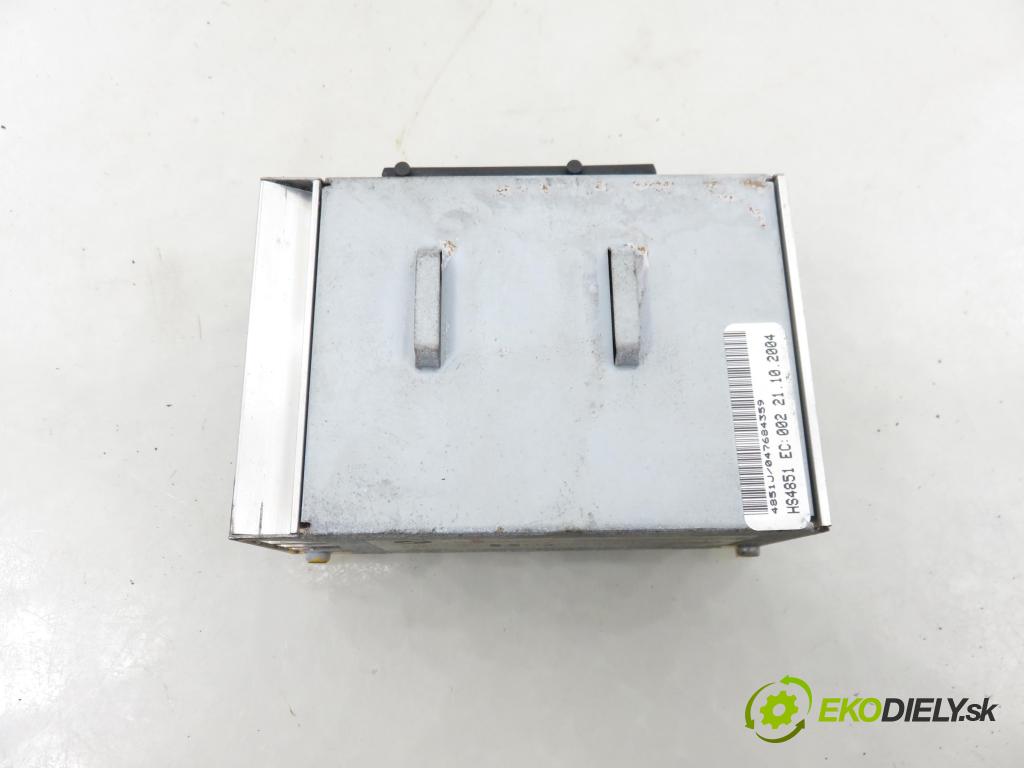 BMW 5 (E60) SEDAN 2005 0,00 530 d - M57 D30 (306D2) 2993,00 Zosilňovač 6920461 (Zosilňovač)