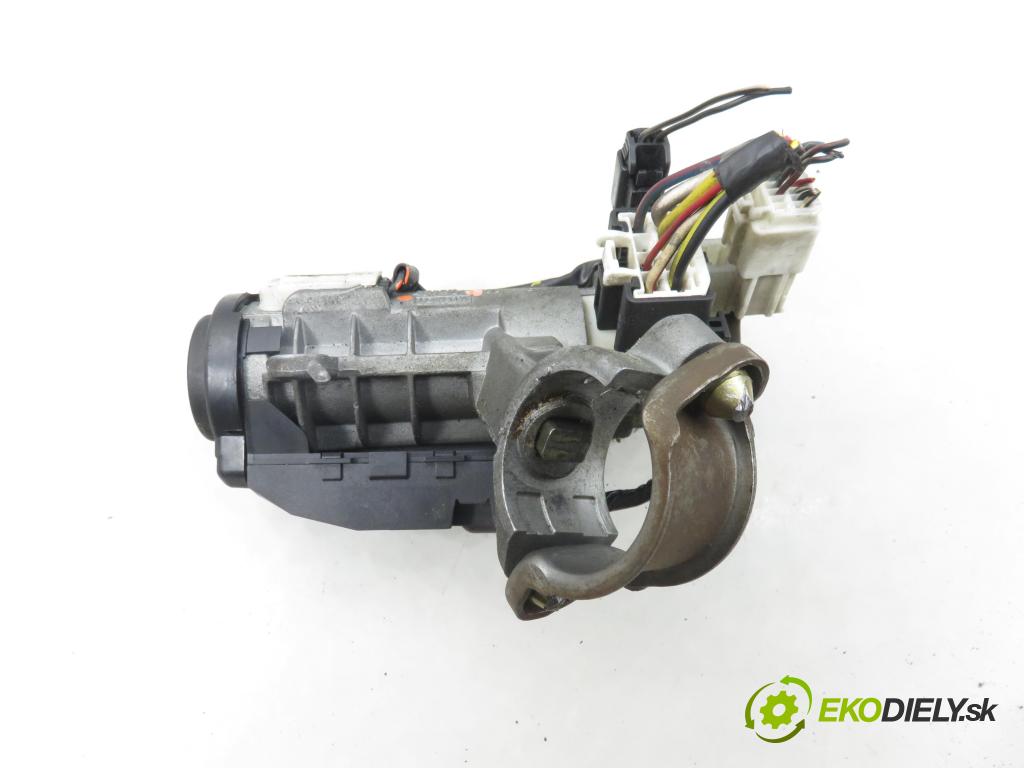 TOYOTA AVENSIS (_T22_) SEDAN 2000 81,00 2.0 D-4D (CDT220_) - 1CD-FTV 1995,00 spinačka 45020 (Spínacia skrinka)