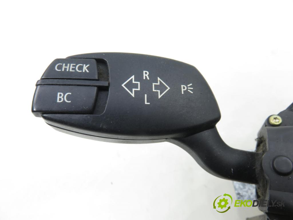 BMW 5 (E60) SEDAN 2005 0,00 530 d - M57 D30 (306D2) 2993,00 páčka/prepínač 6952980