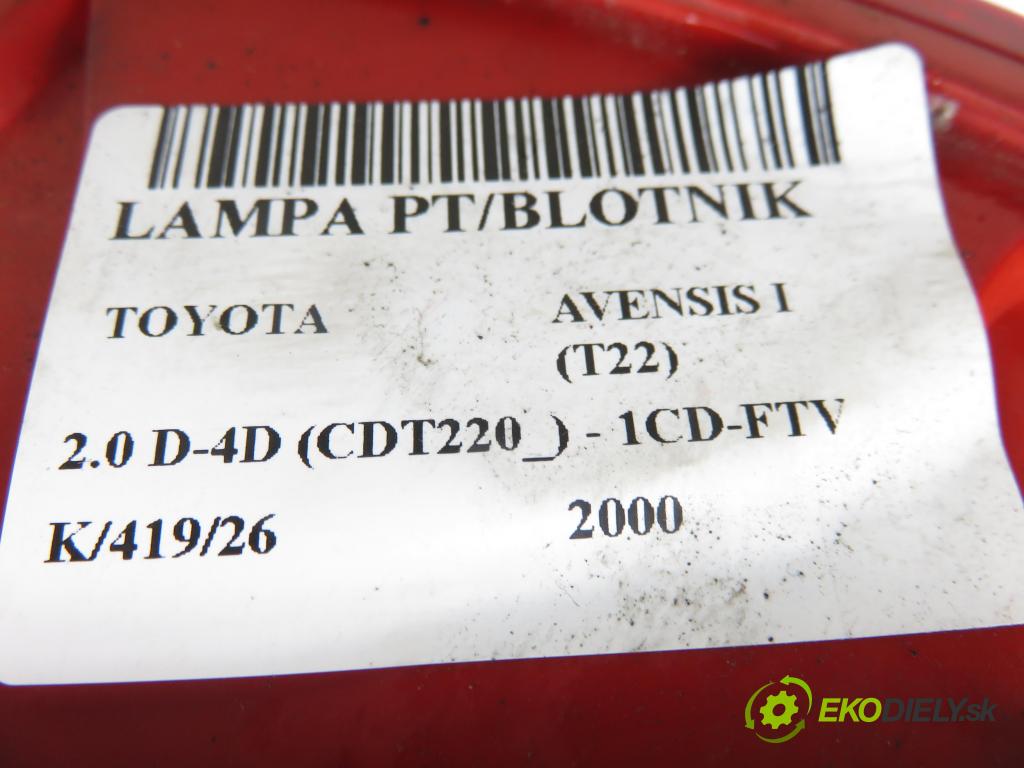 TOYOTA AVENSIS (_T22_) SEDAN 2000 81,00 2.0 D-4D (CDT220_) - 1CD-FTV 1995,00 Svetlo pravé zadné 