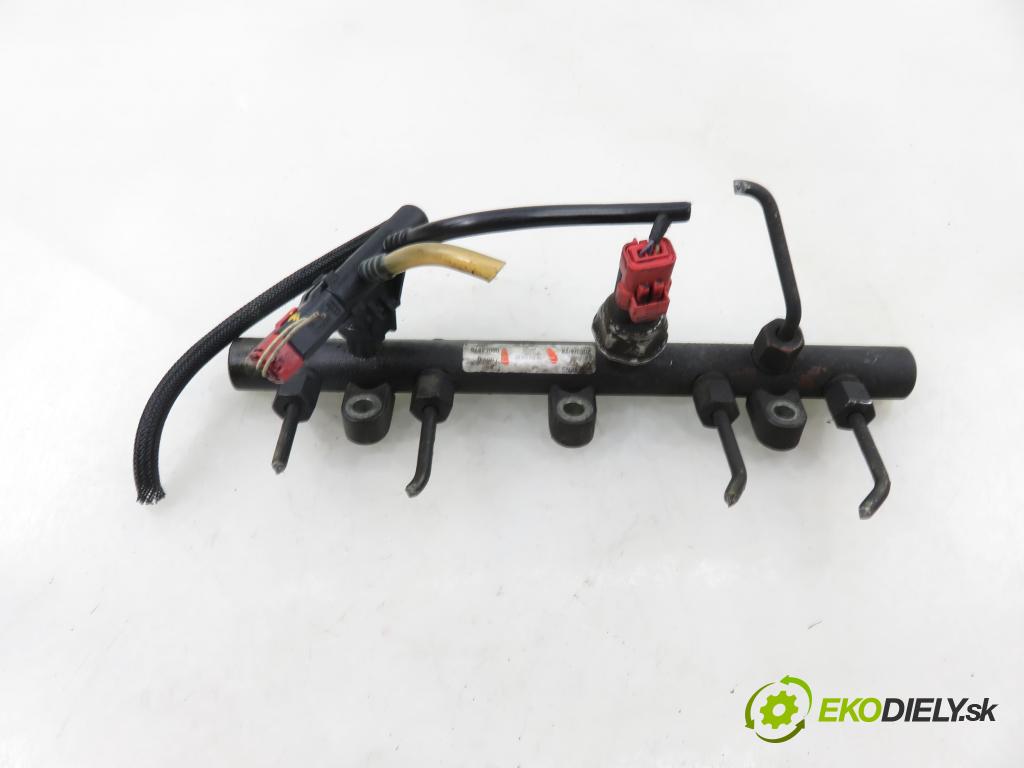 PEUGEOT PARTNER Combispace (5F) KOMBIVAN 2003 66,00 2.0 HDI - RHY (DW10TD) 1997,00 Lišta vstrekovacia 9640387980 (Vstrekovacia lišta)