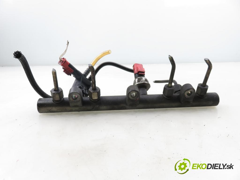 PEUGEOT PARTNER Combispace (5F) KOMBIVAN 2003 66,00 2.0 HDI - RHY (DW10TD) 1997,00 Lišta vstrekovacia 9640387980 (Vstrekovacia lišta)