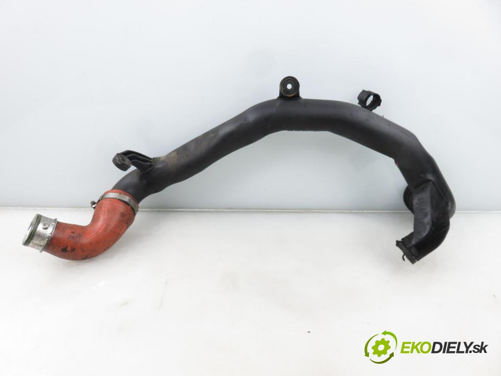 VW PASSAT B6 Variant (3C5) KOMBI 2006 103,00 2.0 TDI PD 8V 140 - BMP 1968,00 Rúra intercoolera turba 3C0145840C