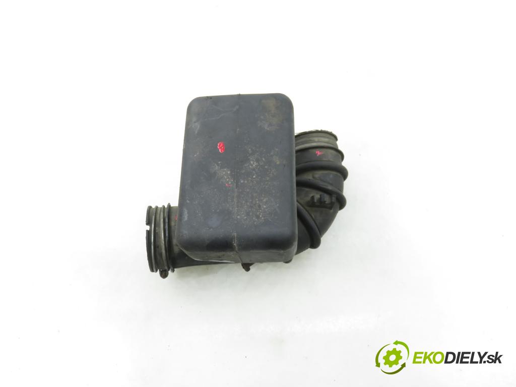 TOYOTA RAV 4 I (_A1_) SUV 1994 95,00 2.0 4WD - 3S-FE 1998,00 Rúra prívodu vzduchu 1788074450 ; 1789374330