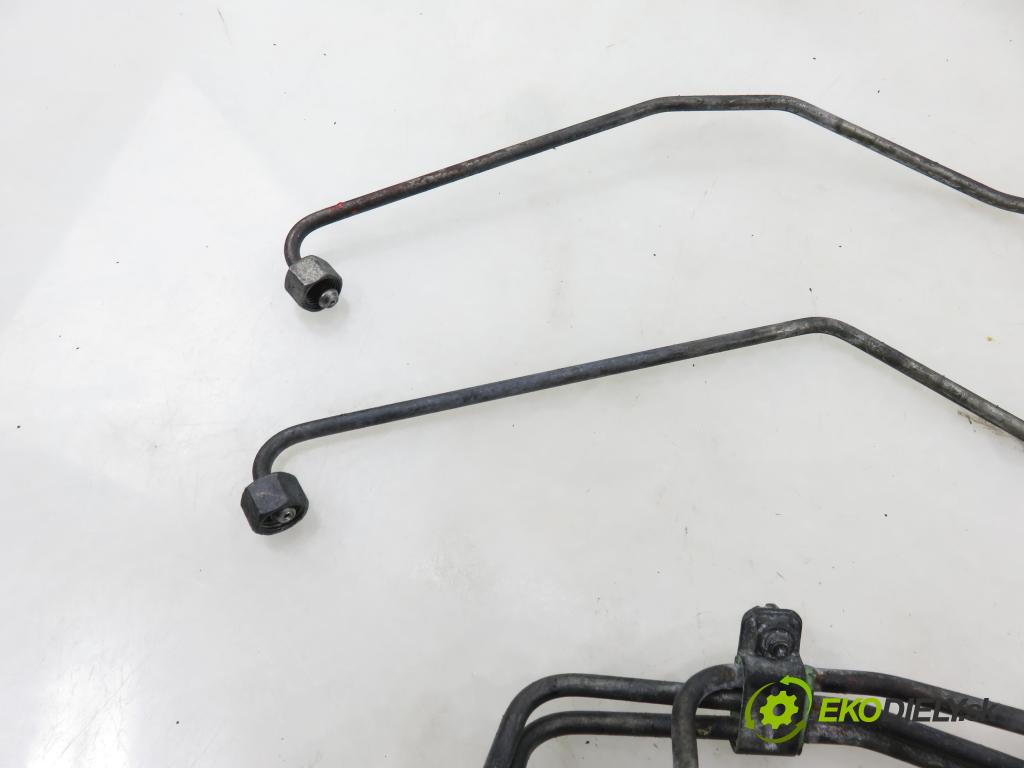 AUDI A4 (8E2, B6) SEDAN 2003 132,00 2.5 TDI V6 180 quattro - AKE 2496,00 rúrky VSTREKOVAČE: