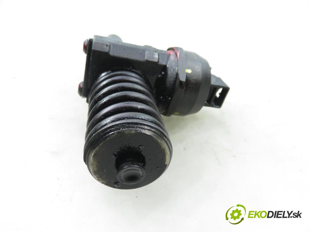 VW PASSAT B6 Variant (3C5) KOMBI 2005 77,00 1.9 TDI - BKC 1896,00 vstříkovač 038130073AG ; 0414720215 (Vstřikovač paliva)