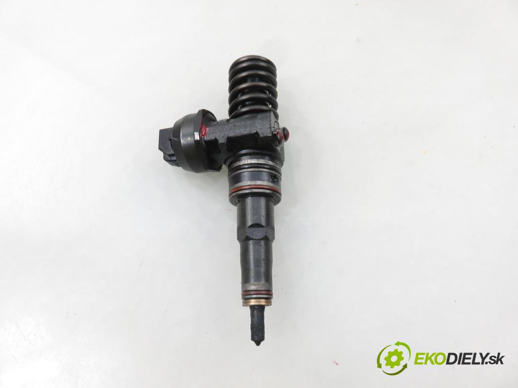 VW GOLF IV Variant (1J5) KOMBI 2002 74,00 1.9 TDI PD 101 - AXR 1896,00 Vstrekovač 038130073AQ ; 0414720213 (Vstrekovač paliva)