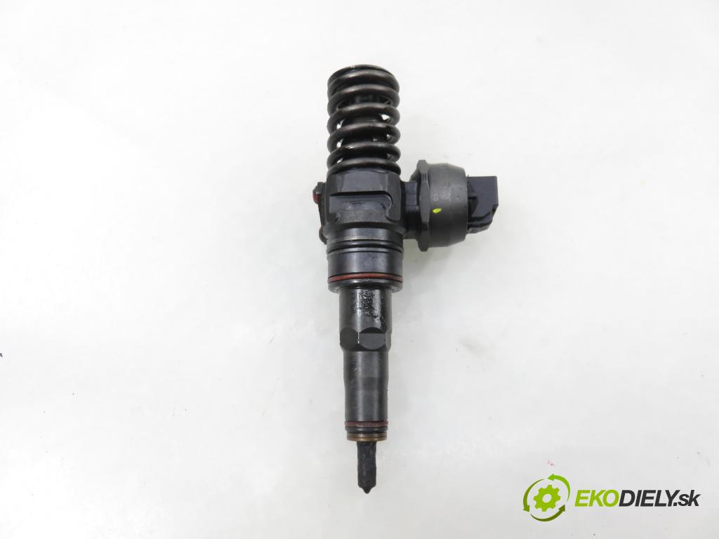 VW GOLF IV Variant (1J5) KOMBI 2002 74,00 1.9 TDI PD 101 - AXR 1896,00 Vstrekovač 038130073AQ ; 0414720213 (Vstrekovač paliva)