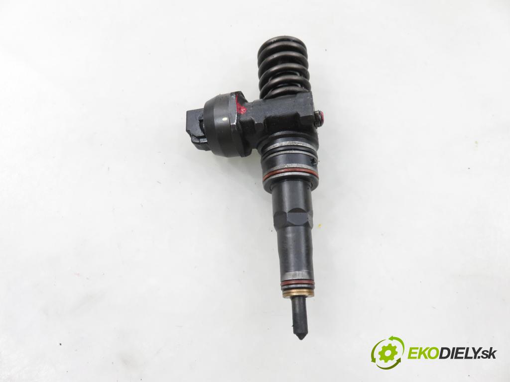 VW GOLF IV Variant (1J5) KOMBI 2002 74,00 1.9 TDI PD 101 - AXR 1896,00 vstříkovač 038130073AQ ; 0414720213 (Vstřikovač paliva)