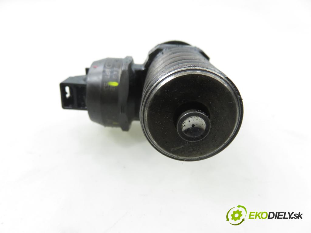 VW GOLF IV Variant (1J5) KOMBI 2002 74,00 1.9 TDI PD 101 - AXR 1896,00 Vstrekovač 038130073AQ ; 0414720213 (Vstrekovač paliva)