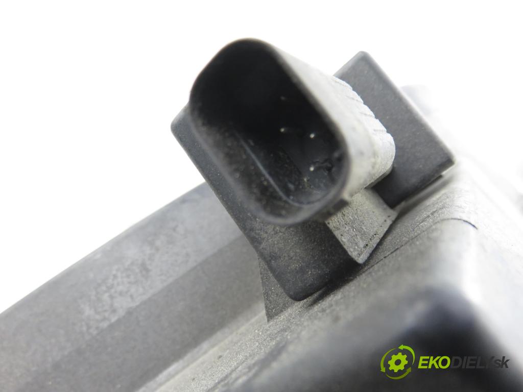 BMW 5 (E60) SEDAN 2005 0,00 530 d - M57 D30 (306D2) 2993,00 Ventilátor chladič klíma/voda 1137328118 ; 7791548