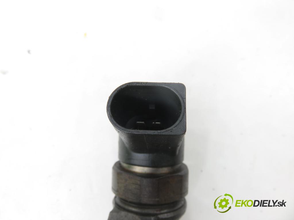 BMW 5 (E60) SEDAN 2005 0,00 530 d - M57 D30 (306D2) 2993,00 vstrekovač 7793836 ; 0445110216 (Vstrekovač paliva)