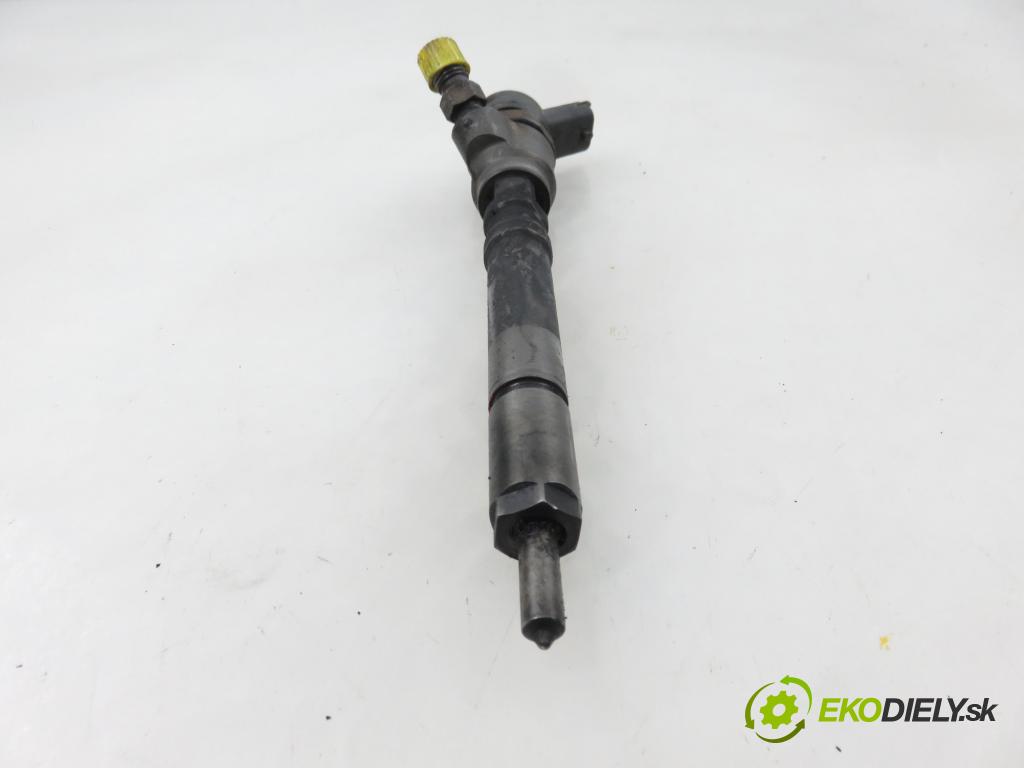 HYUNDAI SANTA FÉ I (SM) SUV 2004 83,00 2.0 CRDi 4x4 113 - D4EA 1991,00 vstrekovač 3380027900 ; 0445110126 (Vstrekovač paliva)