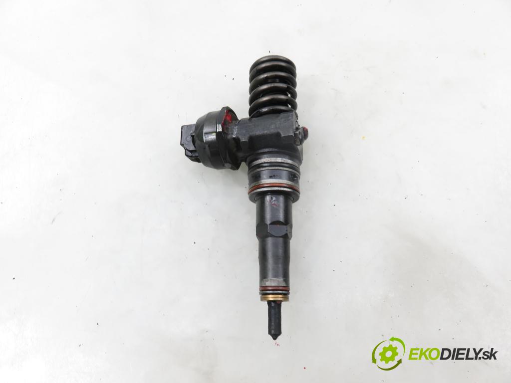 VW GOLF IV Variant (1J5) KOMBI 2002 74,00 1.9 TDI PD 101 - AXR 1896,00 vstříkovač 038130073AQ ; 0414720213 (Vstřikovač paliva)