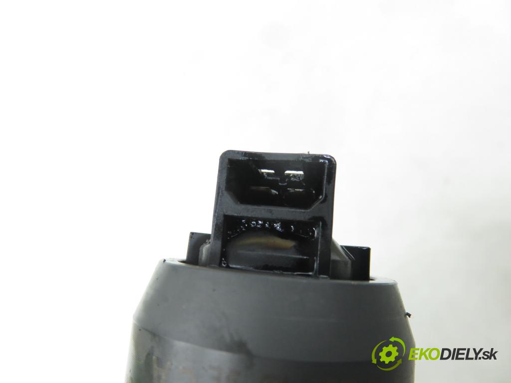 VW GOLF IV Variant (1J5) KOMBI 2002 74,00 1.9 TDI PD 101 - AXR 1896,00 vstříkovač 038130073AQ ; 0414720213 (Vstřikovač paliva)