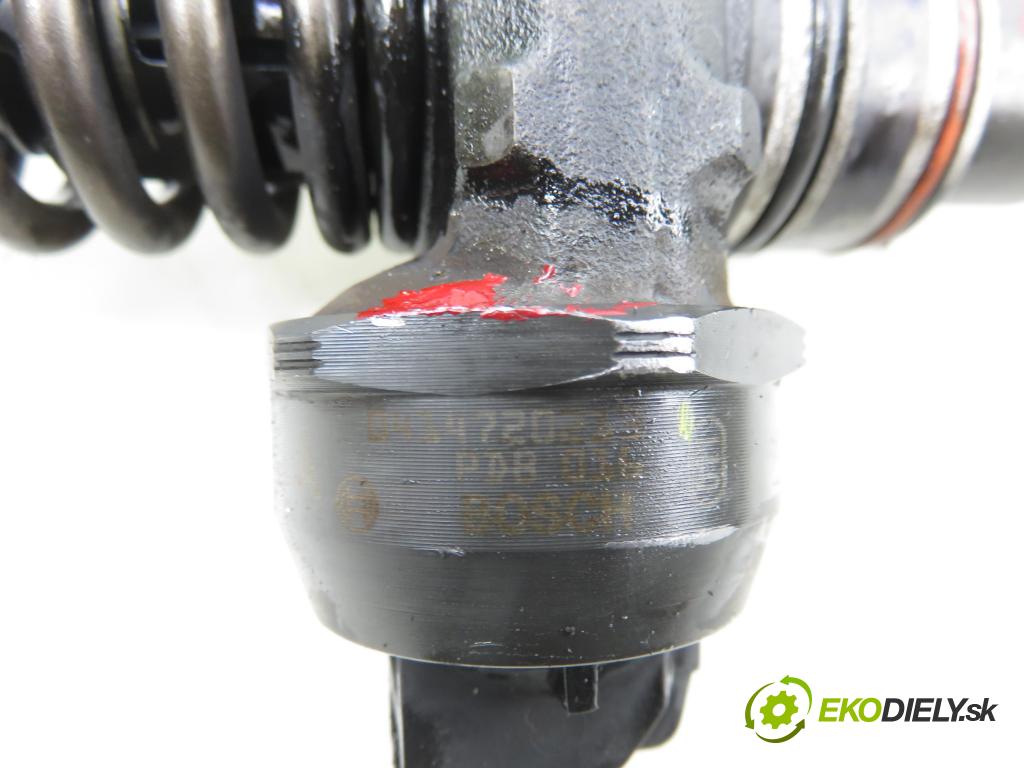 VW GOLF IV Variant (1J5) KOMBI 2002 74,00 1.9 TDI PD 101 - AXR 1896,00 vstříkovač 038130073AQ ; 0414720213 (Vstřikovač paliva)