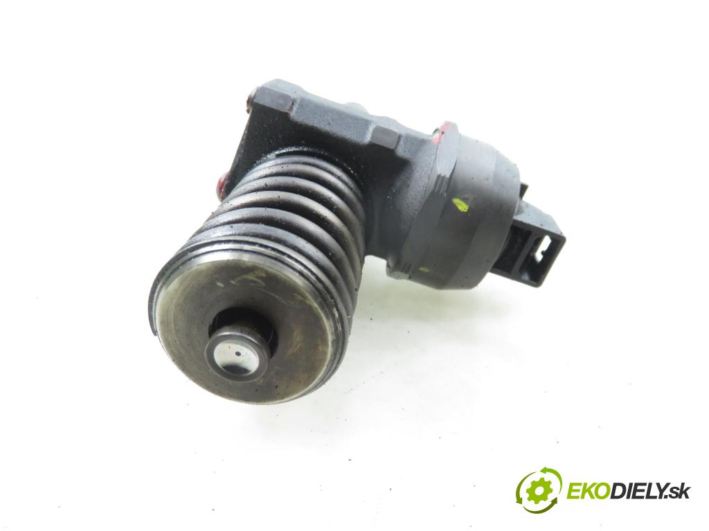 VW GOLF IV Variant (1J5) KOMBI 2002 74,00 1.9 TDI PD 101 - AXR 1896,00 vstříkovač 038130073AQ ; 0414720213 (Vstřikovač paliva)