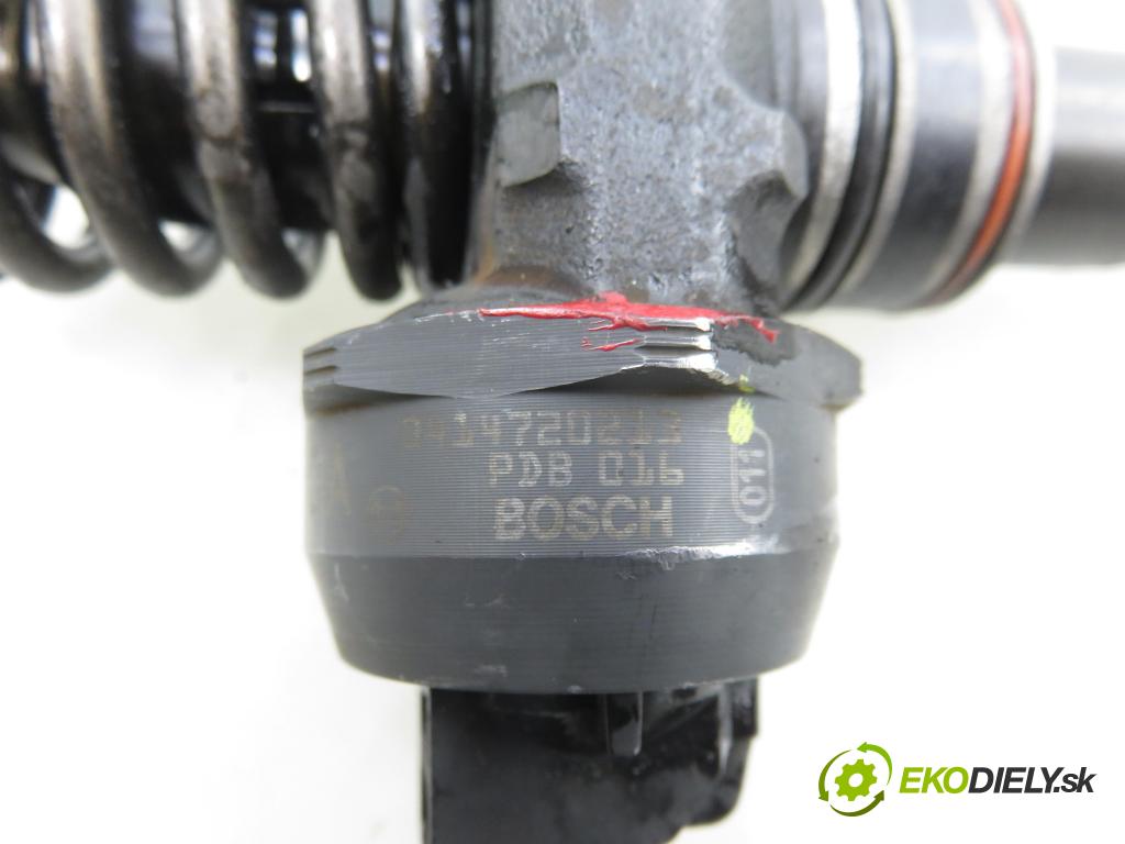 VW GOLF IV Variant (1J5) KOMBI 2002 74,00 1.9 TDI PD 101 - AXR 1896,00 vstříkovač 038130073AQ ; 0414720213 (Vstřikovač paliva)