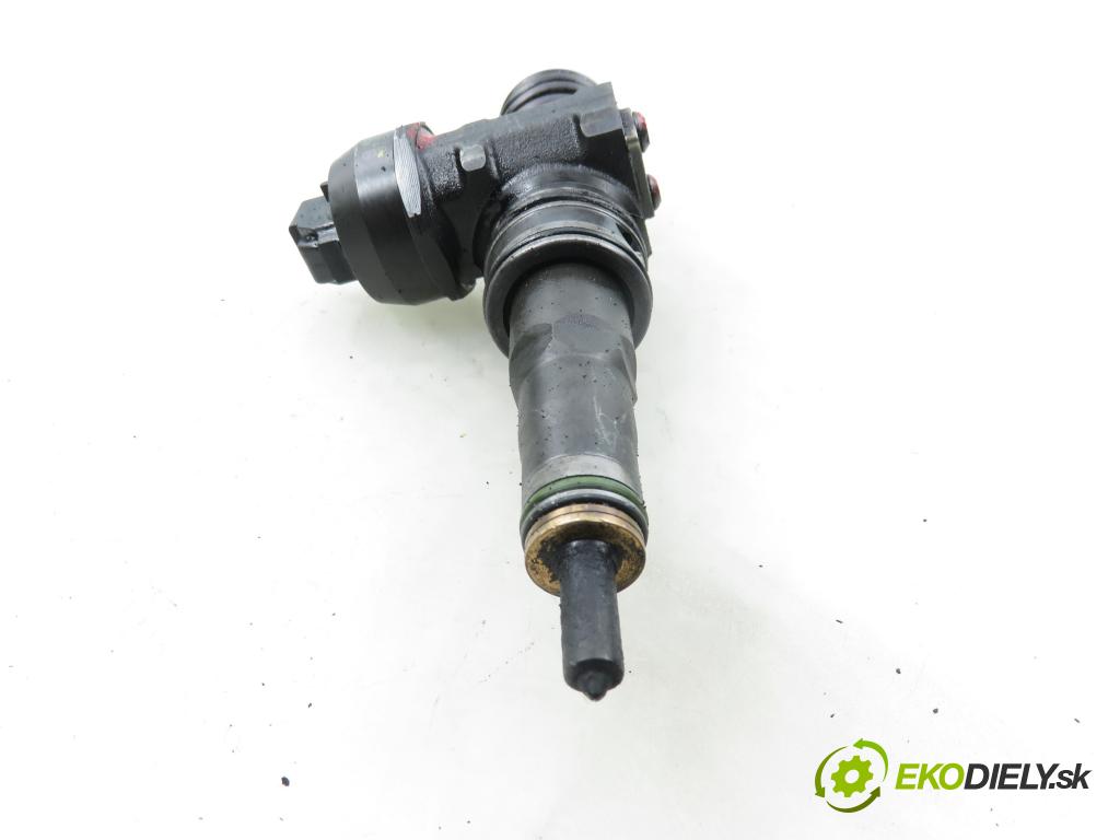 VW PASSAT B6 Variant (3C5) KOMBI 2005 77,00 1.9 TDI - BKC 1896,00 vstříkovač 038130073AG ; 0414720215 (Vstřikovač paliva)