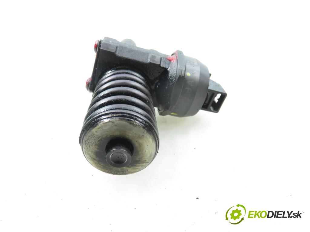 VW PASSAT B6 Variant (3C5) KOMBI 2005 77,00 1.9 TDI - BKC 1896,00 vstříkovač 038130073AG ; 0414720215 (Vstřikovač paliva)