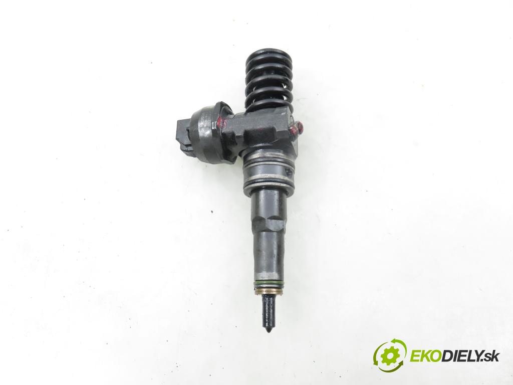 VW PASSAT B6 Variant (3C5) KOMBI 2005 77,00 1.9 TDI - BKC 1896,00 Vstrekovač 038130073AG ; 0414720215 (Vstrekovač paliva)