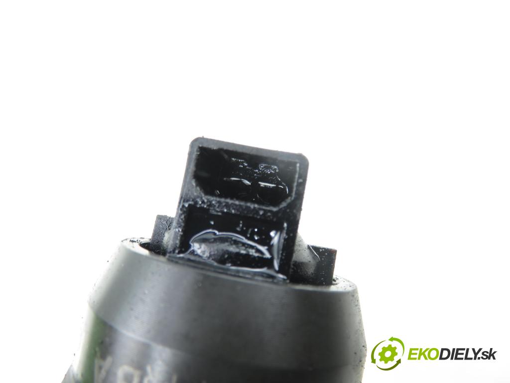 VW PASSAT B6 Variant (3C5) KOMBI 2005 77,00 1.9 TDI - BKC 1896,00 Vstrekovač 038130073AG ; 0414720215 (Vstrekovač paliva)